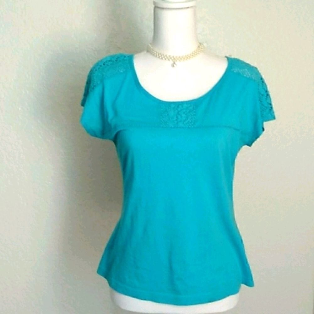 ROBBINS blue tshirt for women with lace